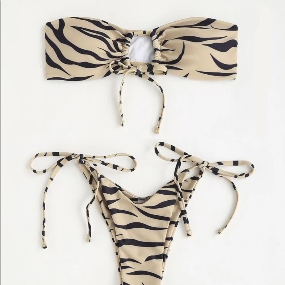 BRAND NEW Zebra Stripe front bandeau bikini